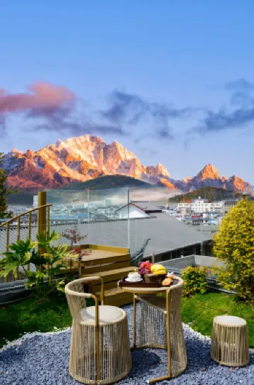 玖臨Luxury·270°日照金山丨伴山野奢靜居（麗江古城大水車店）