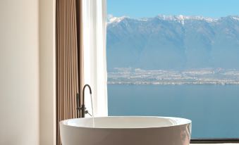 Dali Island star water gallery hotel