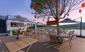 Hongcun Mushanbo · Yuli 19 She · Hanfu Experience · Lake View Courtyard Coffee · View Holiday Home