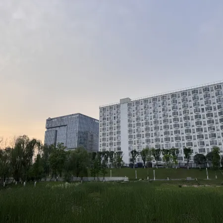 Mikoumi Hotel (Huanghua Airport T2 Terminal Dalu Village Subway Station)