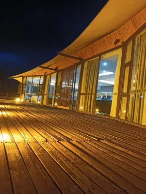 Colorful Danxia Haisheng Tent Hotel Hoteles en Condado de Linze