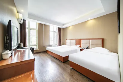 Harbin Huaxi Hotel (Ice and Snow World)