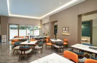 Yuezhimei Homestay | Modern City Design Inn (Zhishan Town, Heshan City) - 조식 운영