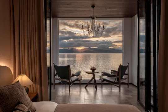 大理嶼見YUJIAN瀾居（三聖島心邸咖啡店） 酒店