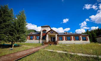 Hongfu Lake Kanas Resort