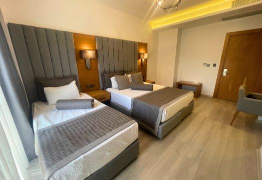 5. 루와이스 호텔..