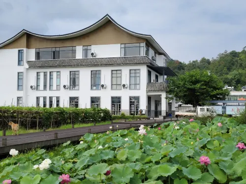 Hetang Yue Se Homestay (Wengyuan Huxinba) - Mountain view