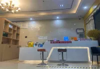Jingzu Esports Hotel (Xinfeng Aoxin Fruit Wholesale Market Store)