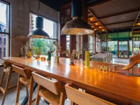 ONYX PARK RESORT UBUD Hotels near Sambahan