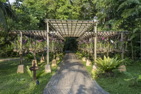 High Season Pool Villa & Spa