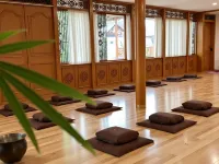 Jiansu | Mocha Yoga・Ayurveda・Serene Courtyard Scenic Boutique Stay (Tengchong Tourist Bus Station)