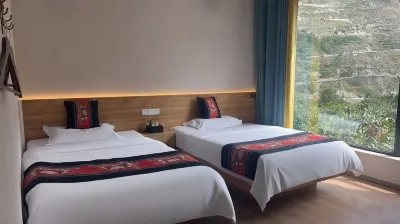 Li Guangrou Riverside Homestay Hotels near Taoping Qiang Village