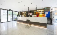 Green E-sports Hotel (Hai'an Changjiang Middle Road High-speed Railway Station)