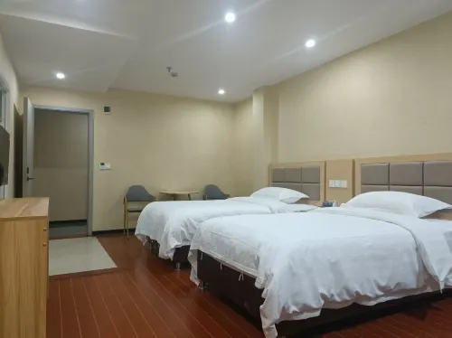 Shicheng Huayue Hotel