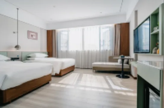 Yizhi Hotel (Qingyuan Yingde Binjiang Park Branch)