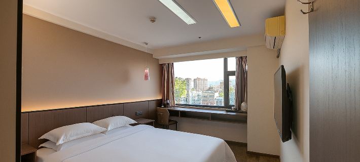 Deyou Hotel (Laiyuan Bus Station) Hotels in Laiyuan