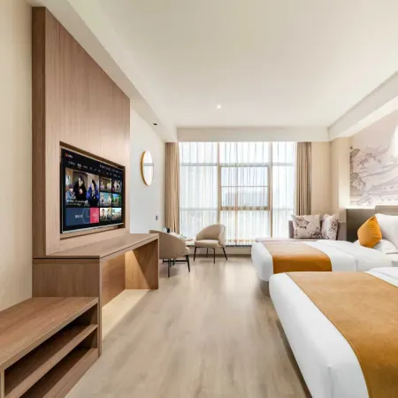 Quanfu Light Luxury Hotel (Kunming Anning Donghu Park Wuyue Plaza)