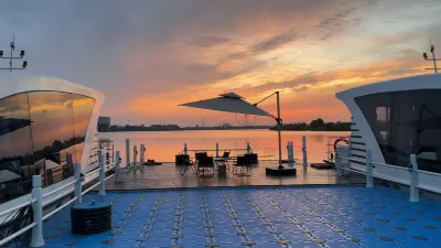 Haohe International Fishing Center Hotels in Junshan District