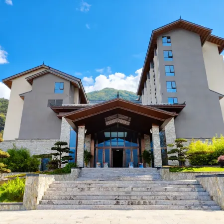 Dali CangShan Shimenquan Hot Spring Resort Hotel