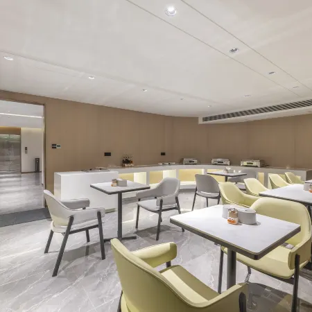 Meicheng Huanzhu Hotel (Shucheng Wanda Plaza)