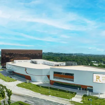 Royce Hotel & Casino