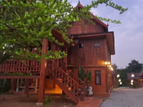 Vangnamthip Meung Feung Hotel Hoteles en Feuang