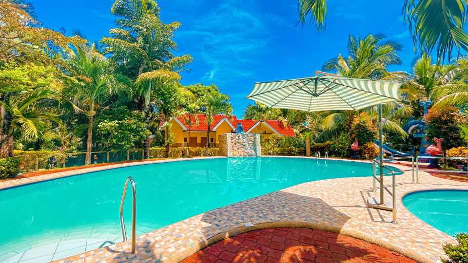 Cavesera Residencia Farm and Resort