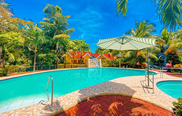 Cavesera Residencia Farm and Resort