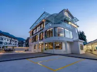 Wawu · Mountain is Mountain · Designer Vacation Apartment (Yanu Lake)
