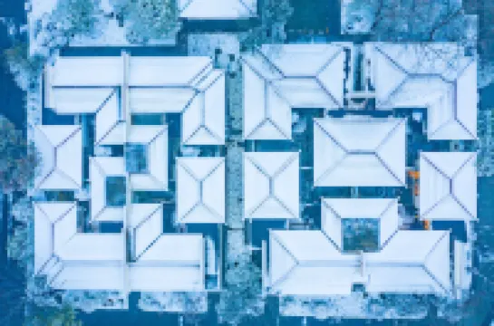 Slender West Lake Hot Spring Resort Yangzhou