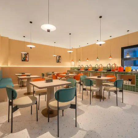 Jingfang E-Sports Hotel (Xuanhan Baren Square)