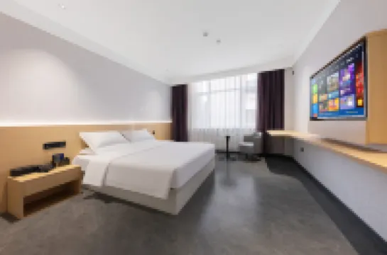 Four Seasons Holiday Hotel