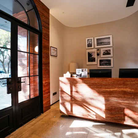 City Wall Homestay (Xiangyang Ancient City North Street Branch)