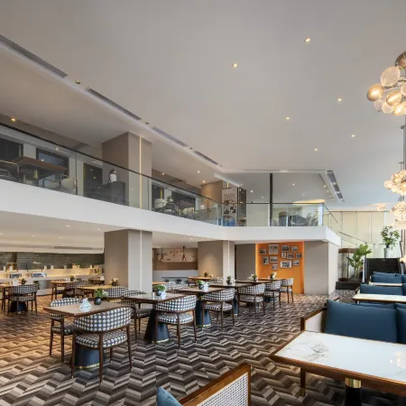 Greenman Lv Yijia Hotel