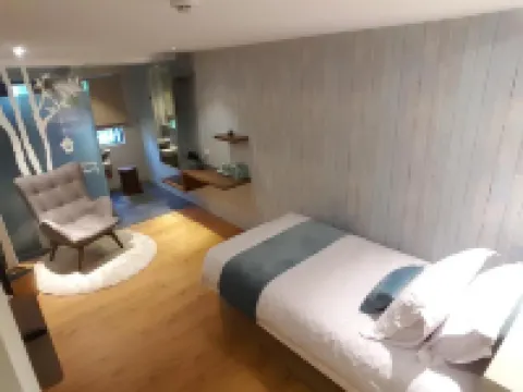 Sojourn Guest House Pandan Indah Hotels in 