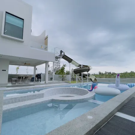 Reniva Poolvilla Cha-am