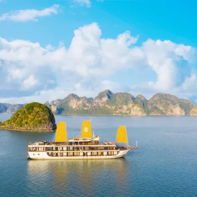 Peony Cruises Hotels near Bãi tắm