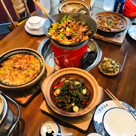 Xingju Homestay (Happy City)