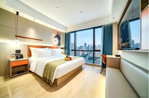 Three Cats Hotel (Guangsha Construction College)