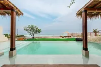 Sunkissed Retreat Ultra Luxury Private Beachfront 5 BRs Pool Villa - baru