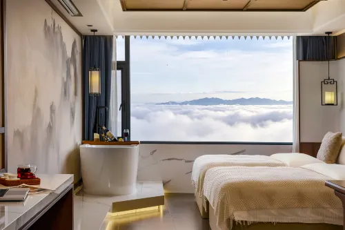 Dayu Cang 24 Tea Sea Cloud Retreat (Lancang Jingmai Mountain Ancient Tree Tea Forest Branch) - Pools