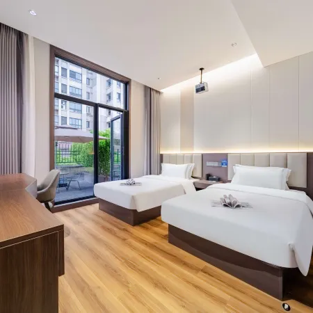 Boli Yunrui Hotel (Yixing Tuanjiu Scenic Area Jiaoqiao River Pedestrian Street Branch)