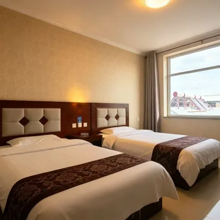 Liuyi Courtyard-Style Hotel (Fengning Bashang Grassland China Horse Town Tourist Resort) Отели в г. Фэннин