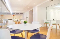 Hotel Macià Granada Five Senses Rooms & Suites - 朝食