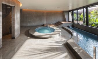 South Gate Hotel Okinawa Naha Tomari Port (Direct Access to Tomarin)