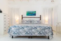 Steps to Beach - Spacious Clean Villa with Cook - 3-Star