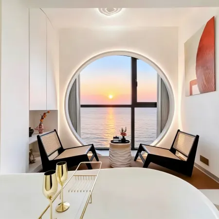Bojue Designer Apartment (Zhanjiang Jinshawan Beach Haibin Avenue North)