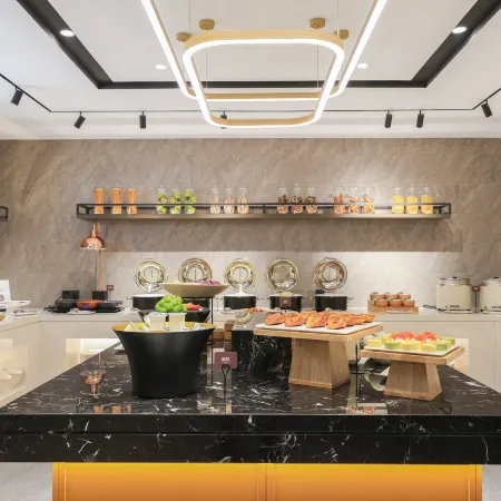 Home Inn Select(Hunchun Commercial Center Seafood Street Branch)