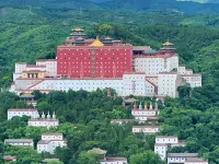 Vienna Hotel (Chengde Xiabancheng Huaming Service Outsourcing Industrial Park) - pemandangan pegunungan
