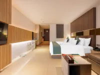 Kudo Hotel & Beach Club - Adults Only Hotels near طريق بانغلا